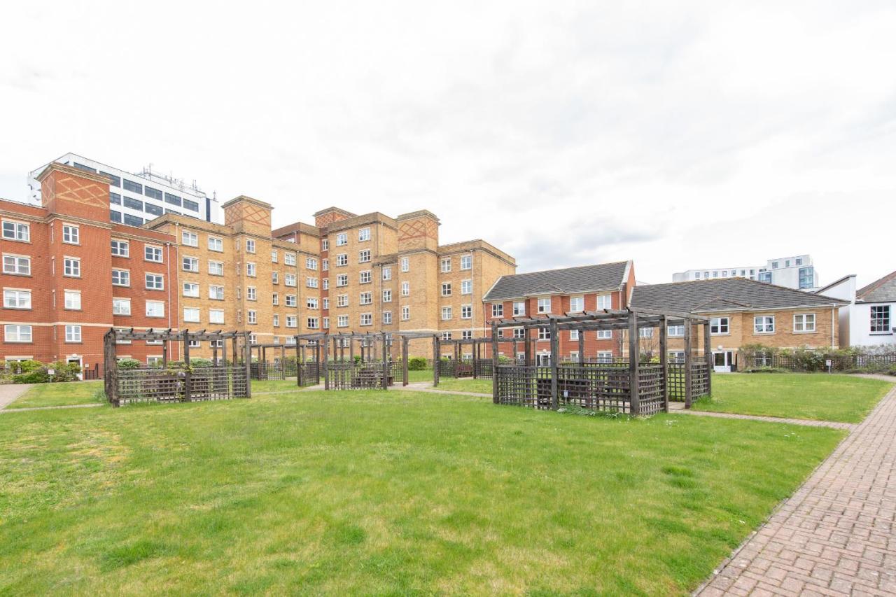 Escape The Matrix - 2 Bed Flat In City Centre With Free Parking เซาธ์แธมป์ตัน ภายนอก รูปภาพ